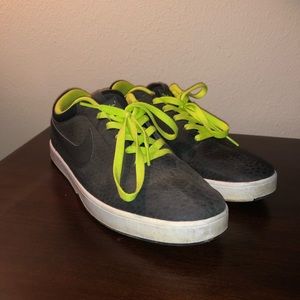 Nike sb sneakers lightly worn
